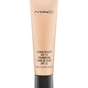 MAC Studio Sculpt SPF 15 Foundation, NC25